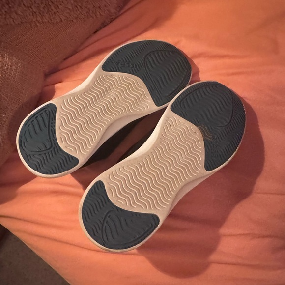 Like new Vessi men’s everyday slip on shoes. Waterproof! - Picture 3 of 4